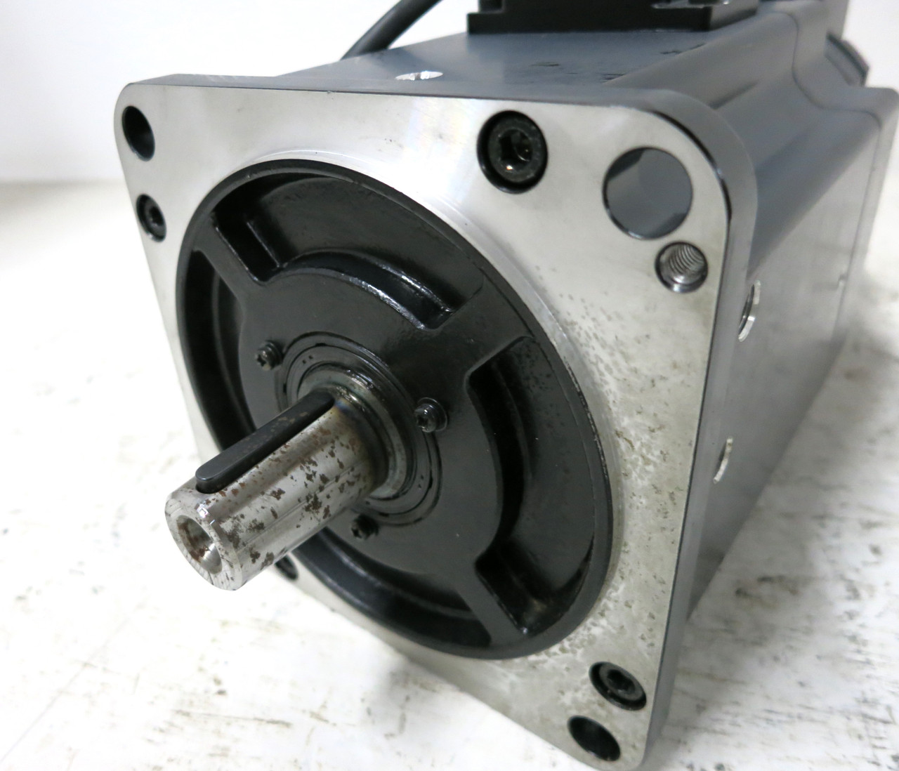 sanyo ② NEW&ORIGINAL SANYO DENKI SERVO MOTOR R2AAB8100FXPB1Y FREE